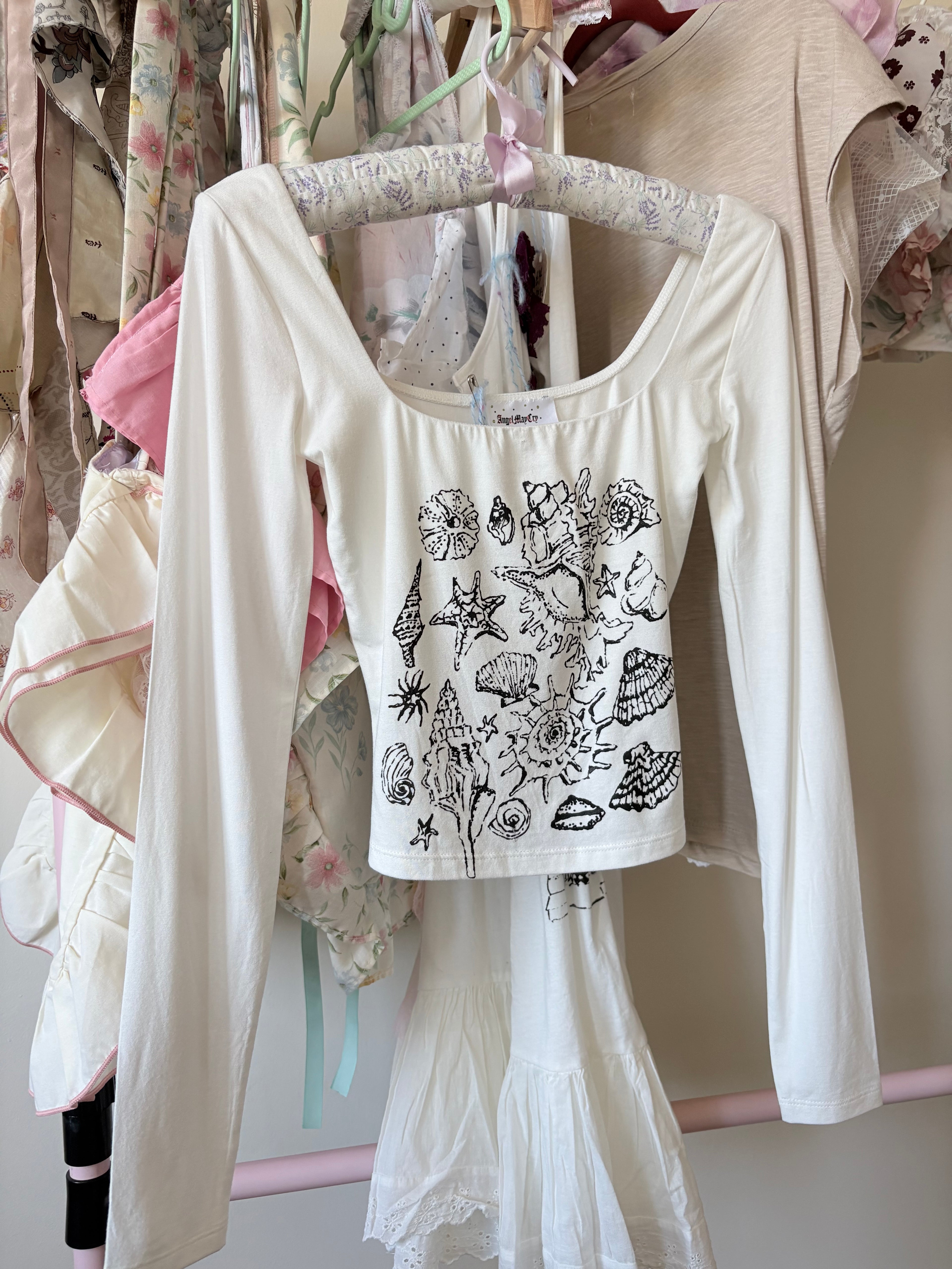 Hand painted shell long sleeve crop top