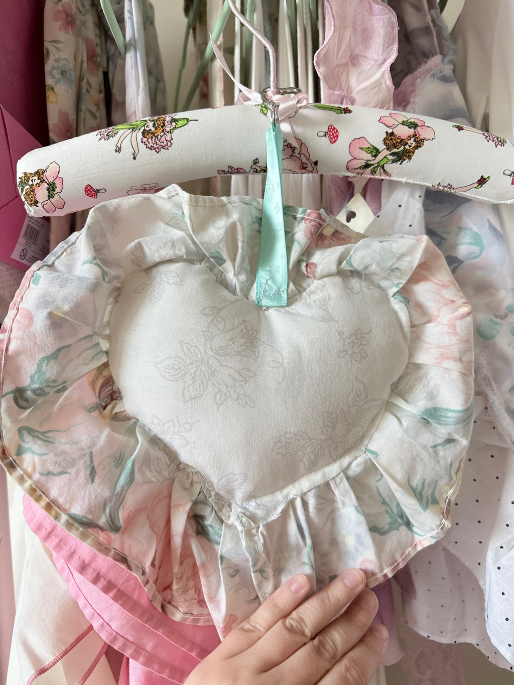 80’s ruffled heart cushion keyring