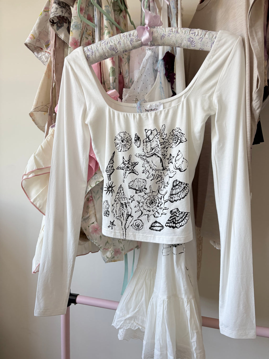 Hand painted shell long sleeve crop top