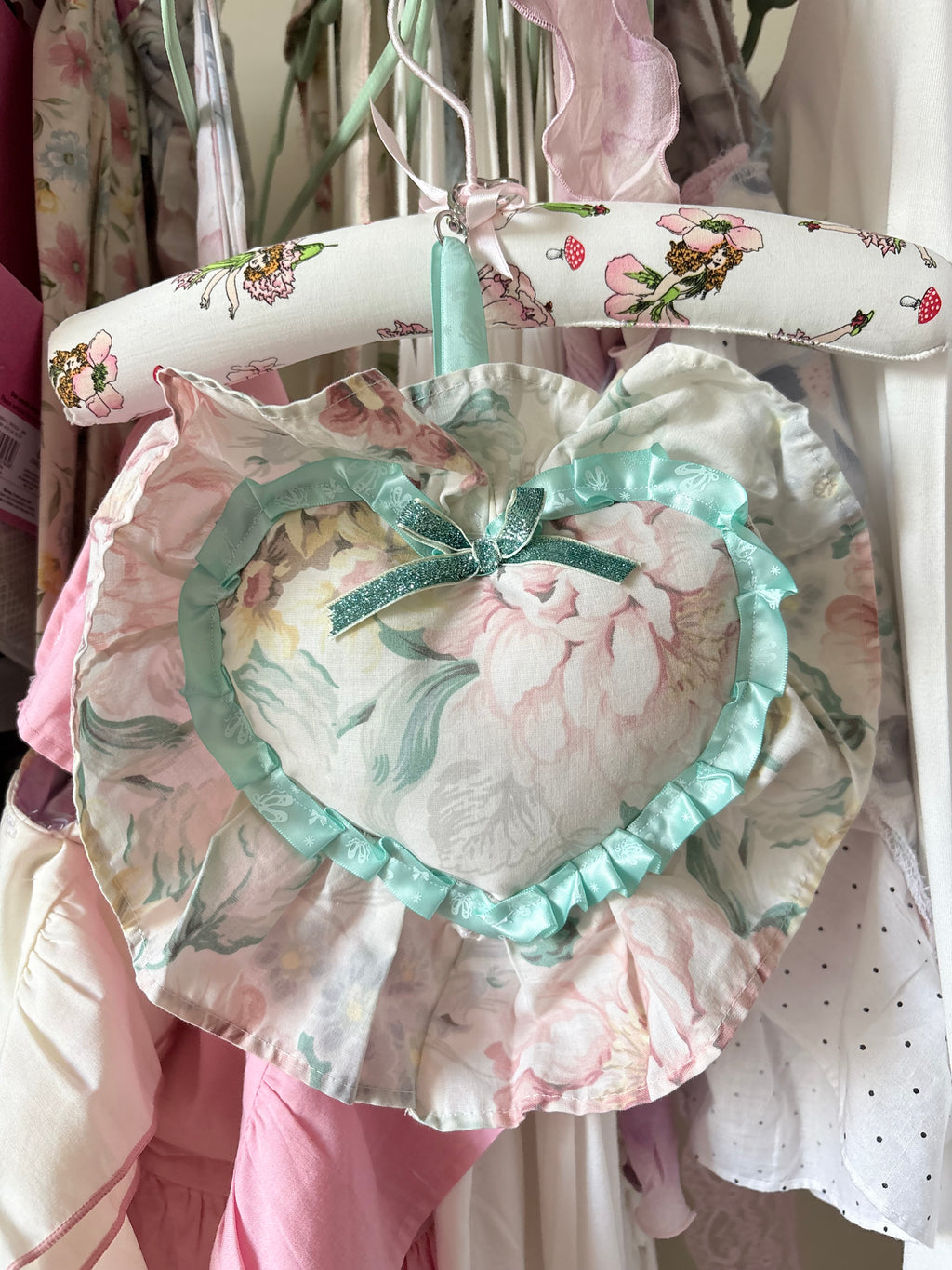 80’s ruffled heart cushion keyring