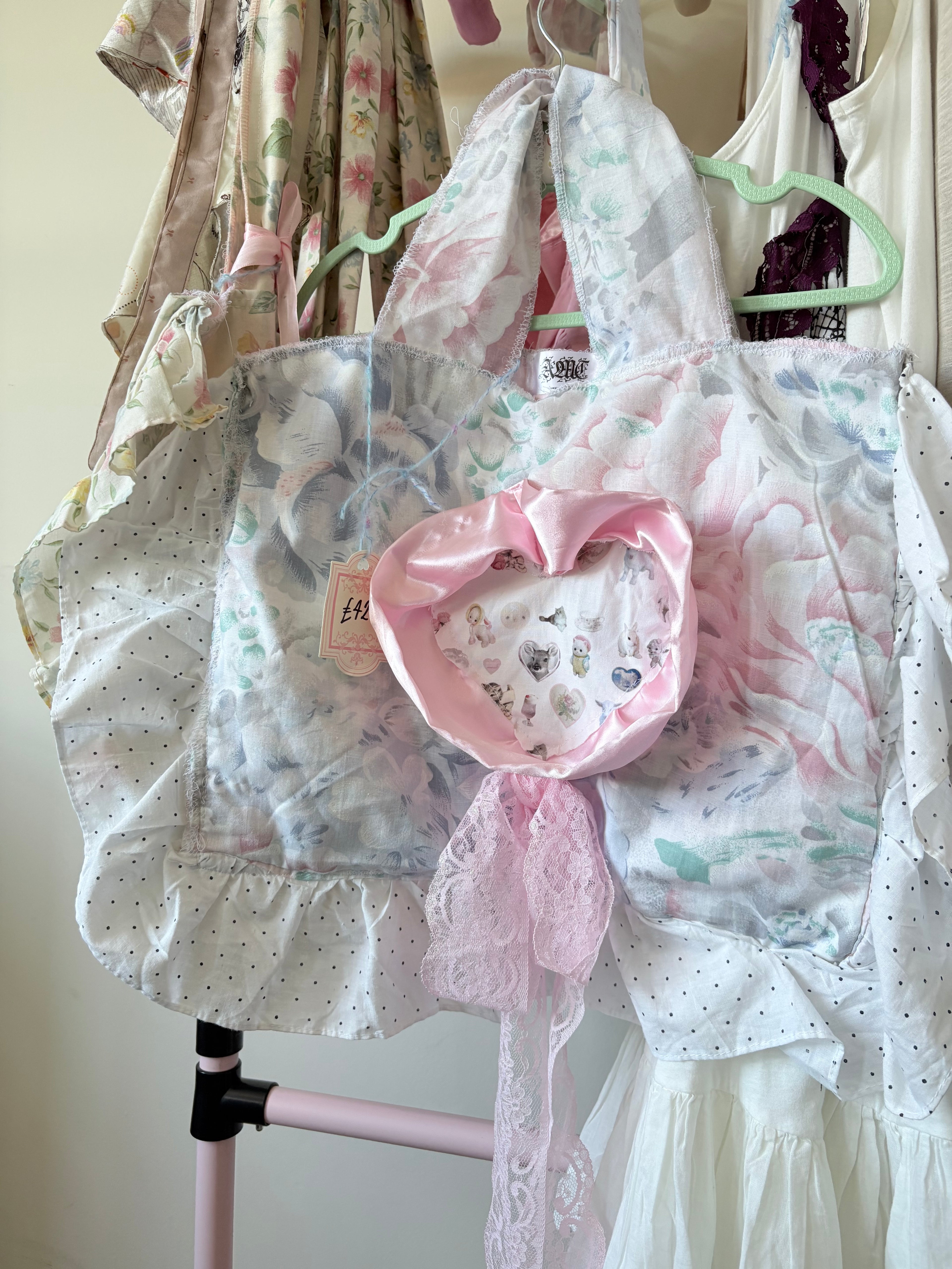 Vintage pastel pillow bag with trinket motif