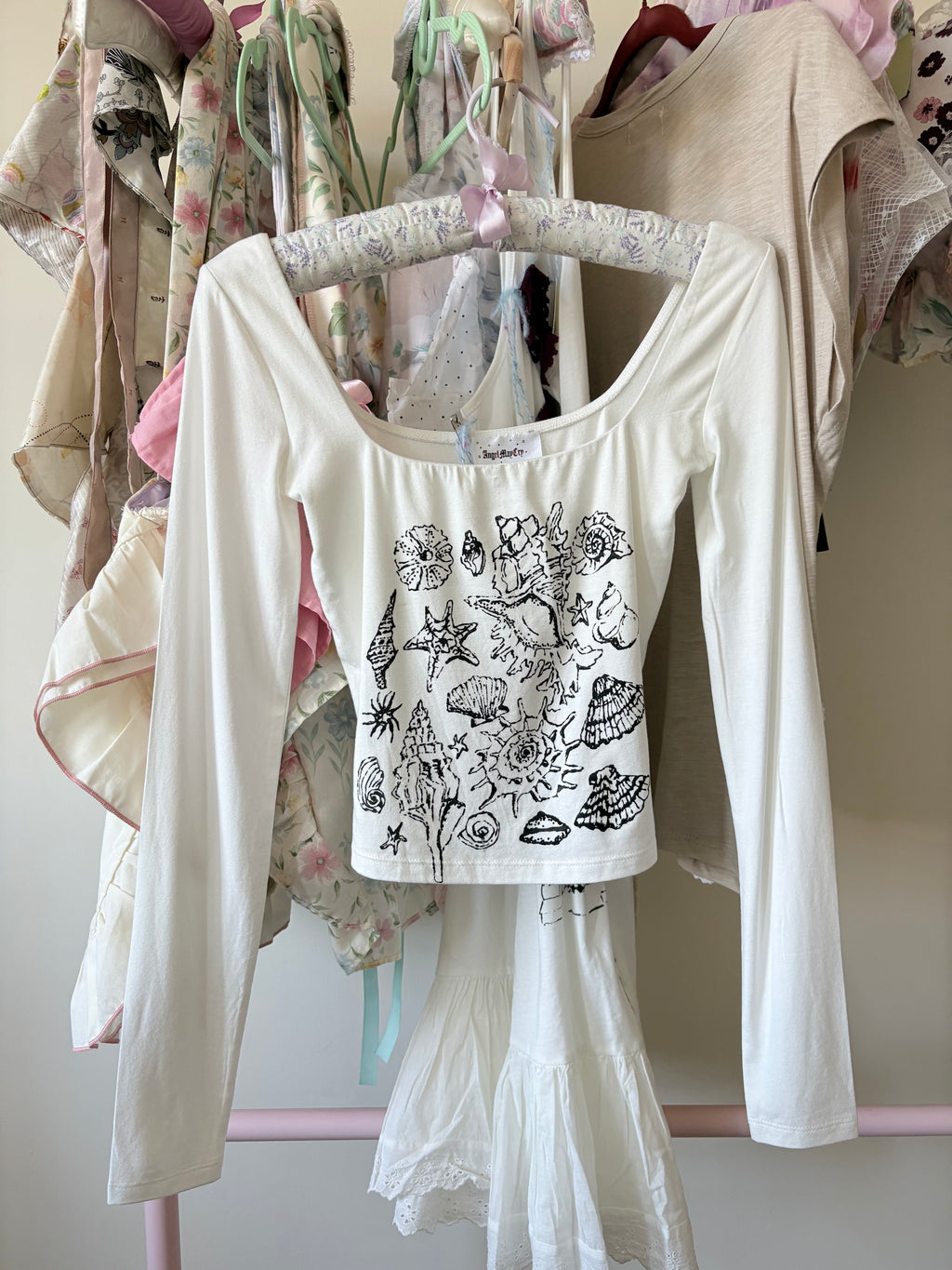 Hand painted shell long sleeve crop top