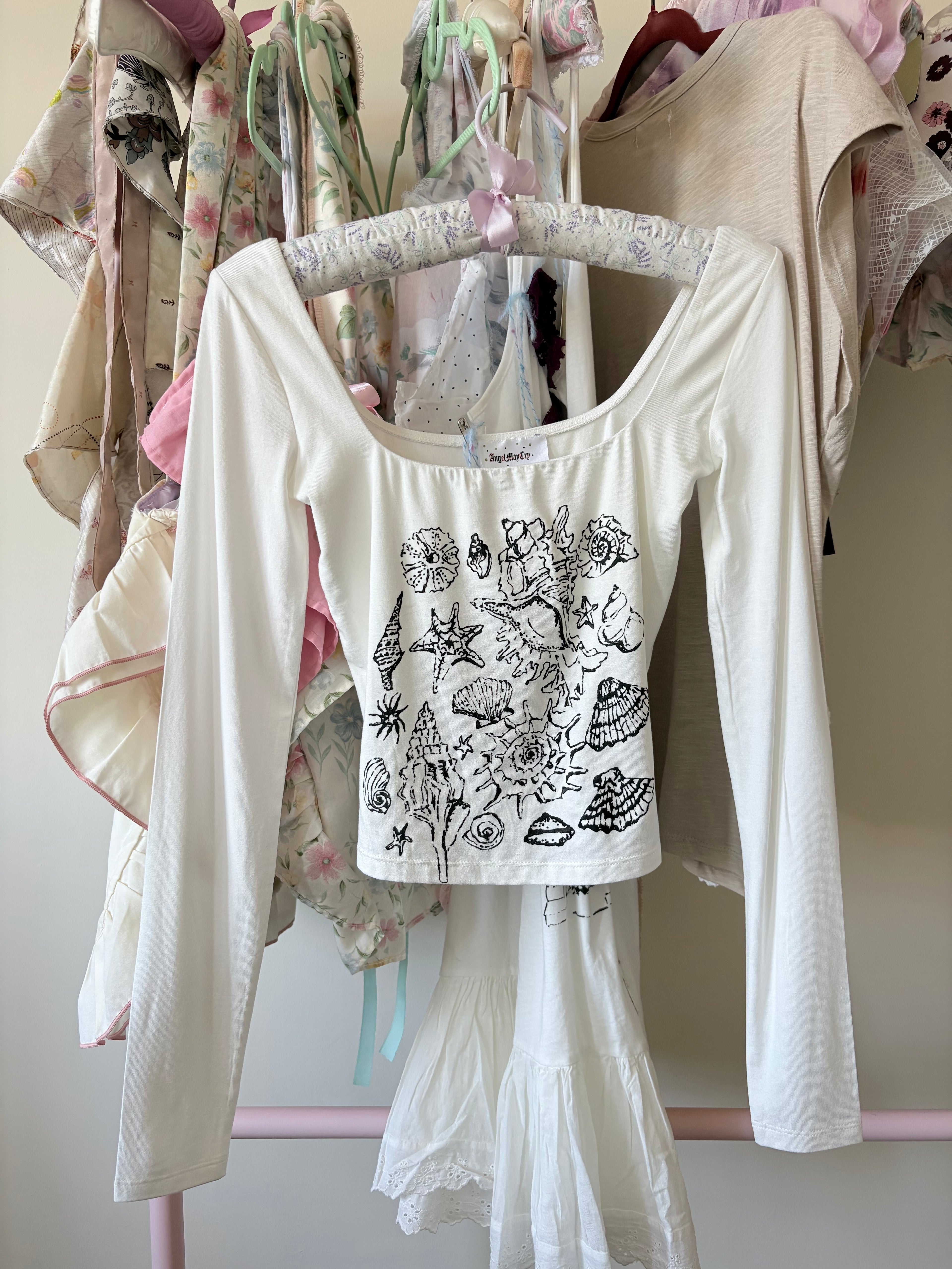 Hand painted shell long sleeve crop top